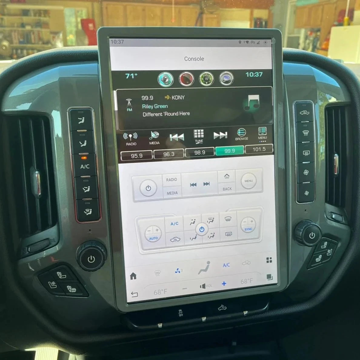 Chevrolet Silverado Tesla Screen