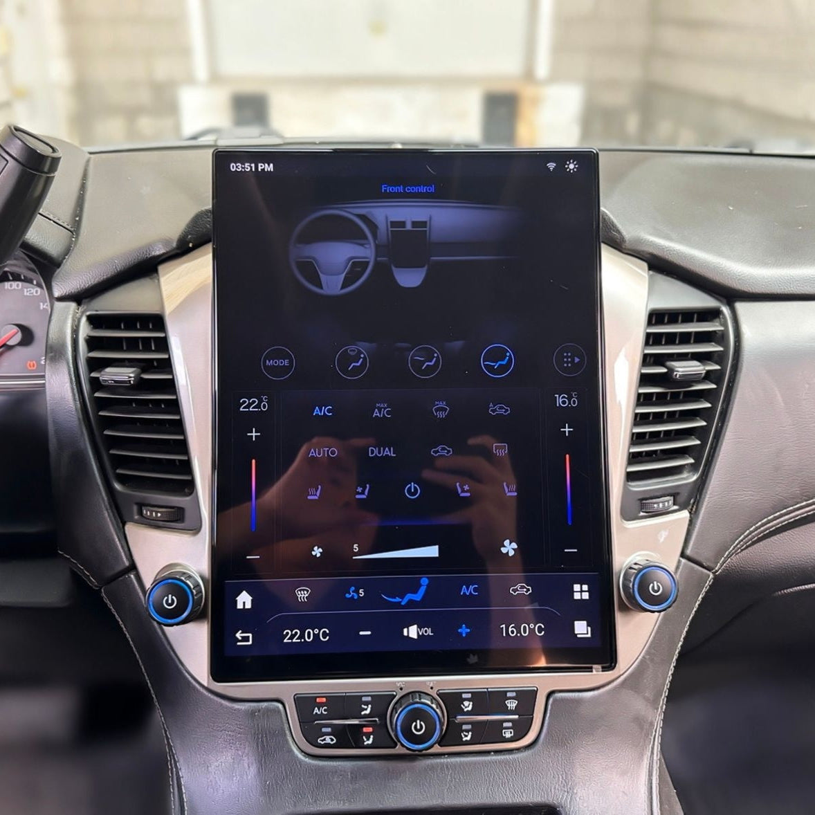 Chevrolet Tahoe Tesla Screen