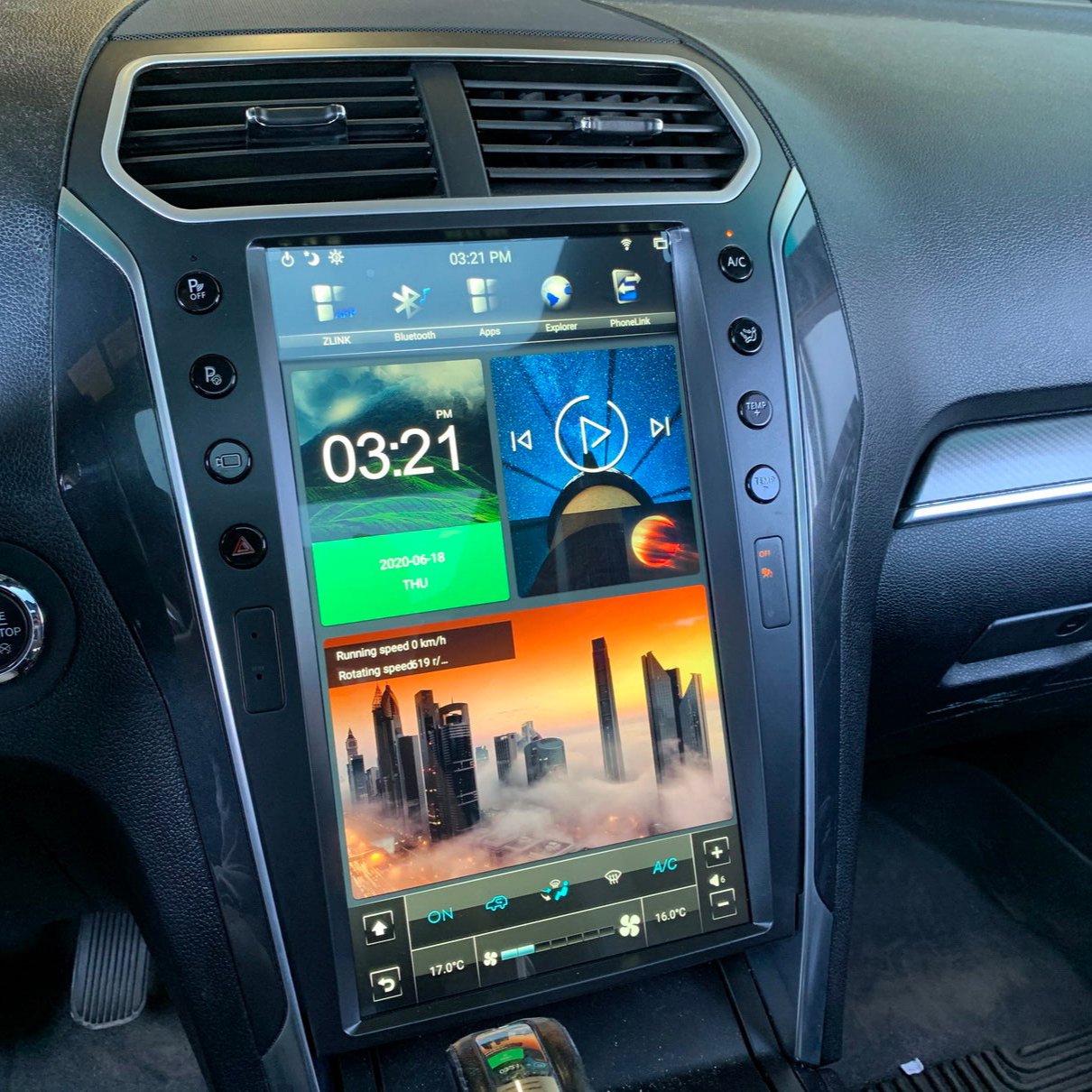 Ford Explorer Tesla Screen