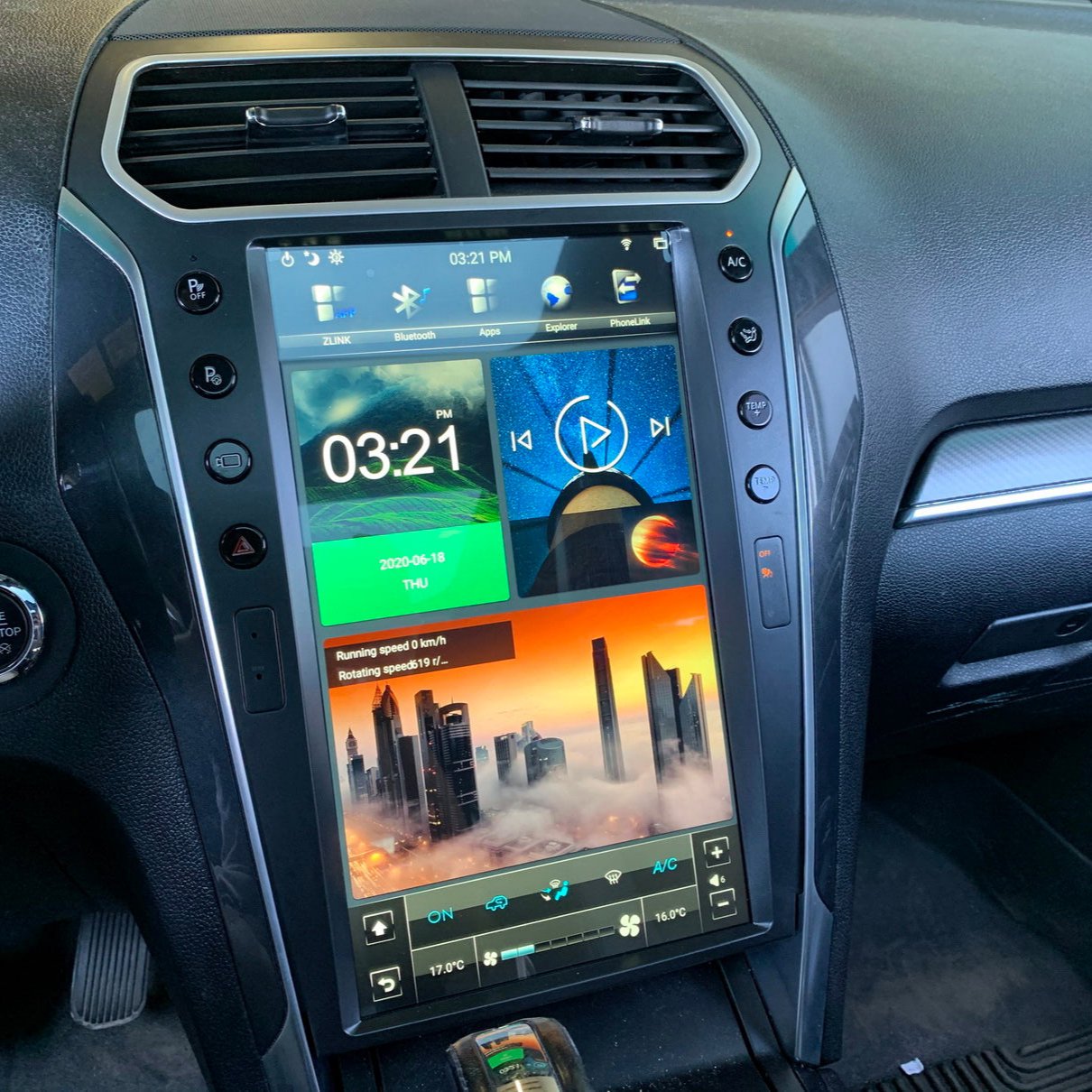 Tesla Style Interface Screen Tesla-Style CarPlay Screens for Ford | Merge Screens