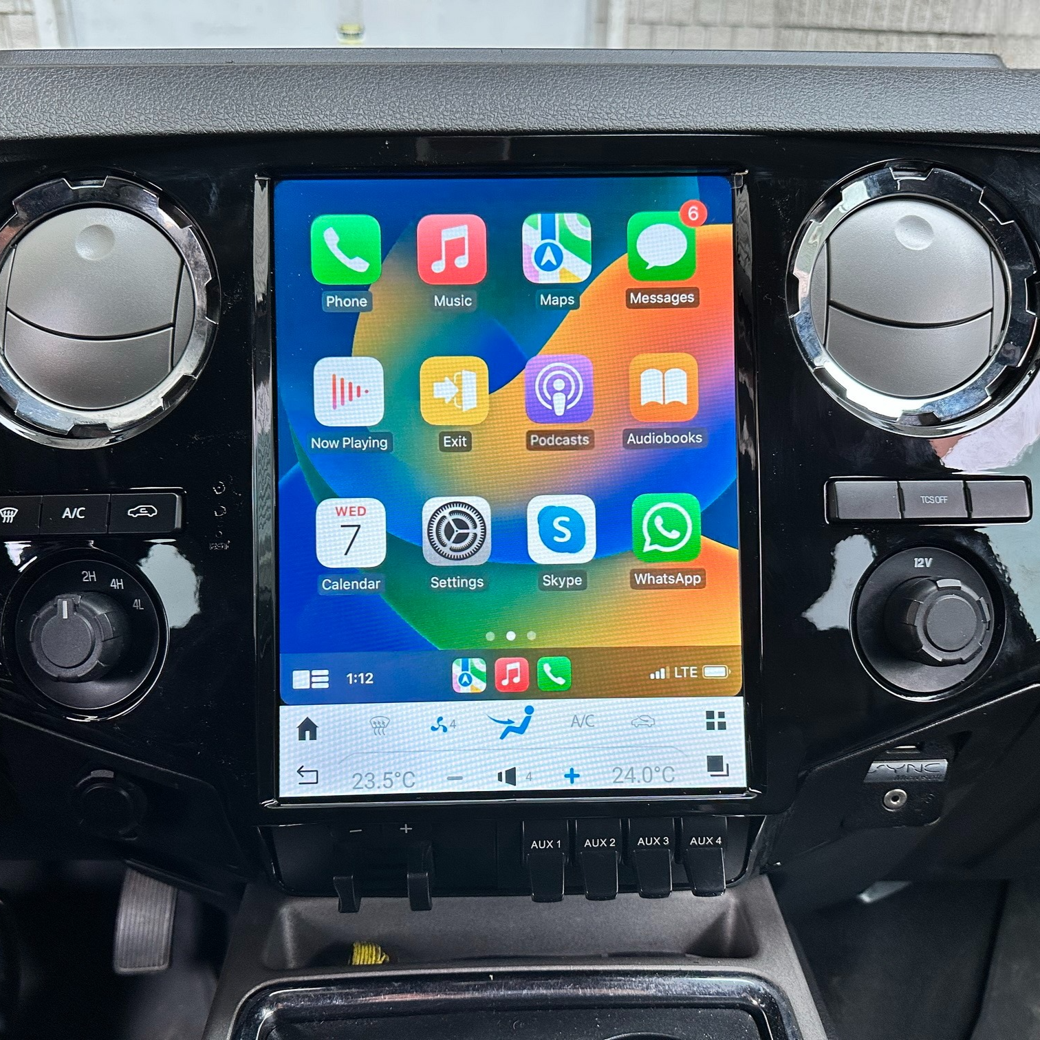 Ford F350 Tesla-style Carplay Screen