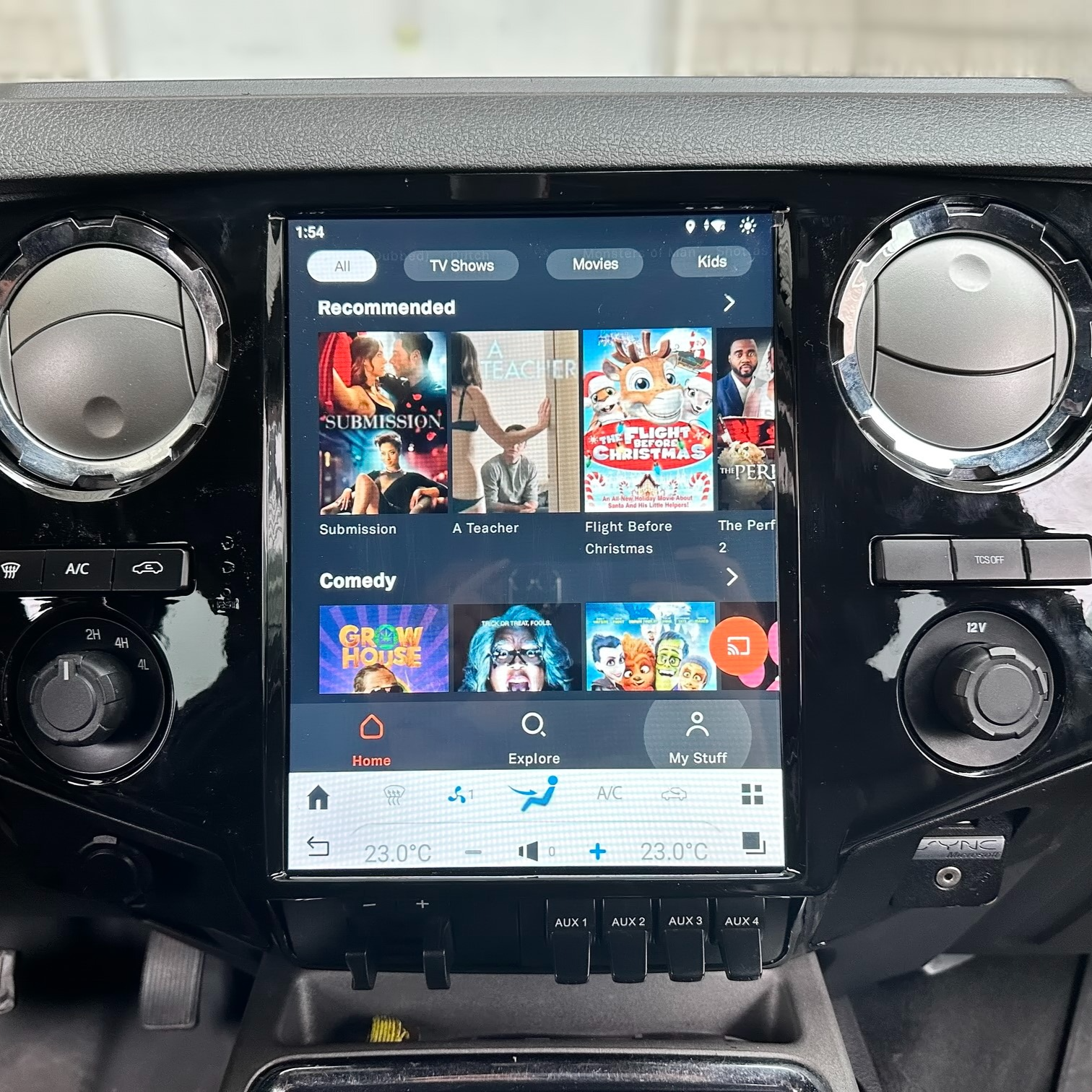 Ford F350 Tesla-style Carplay Screen