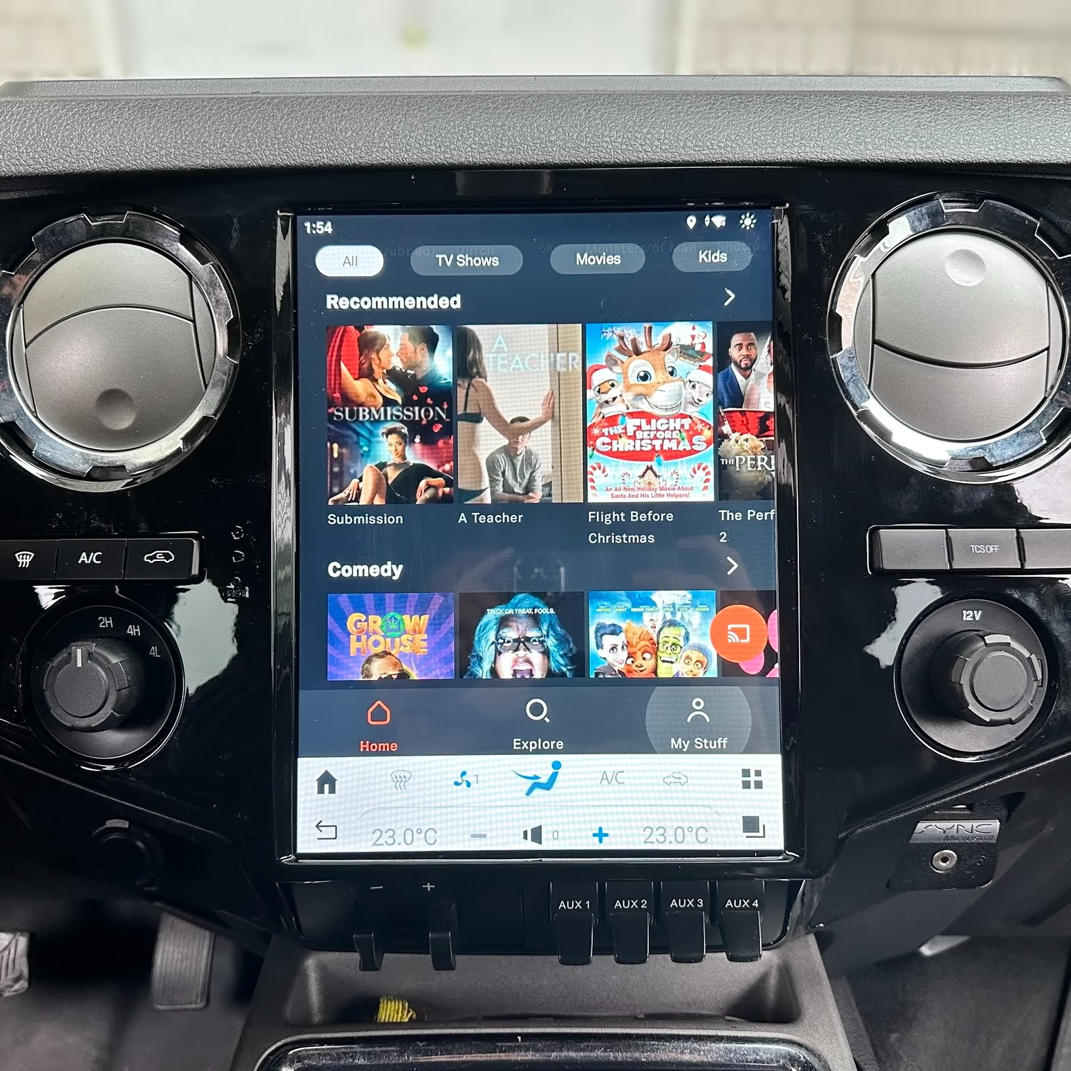 Ford F650 Tesla-style Carplay Screen