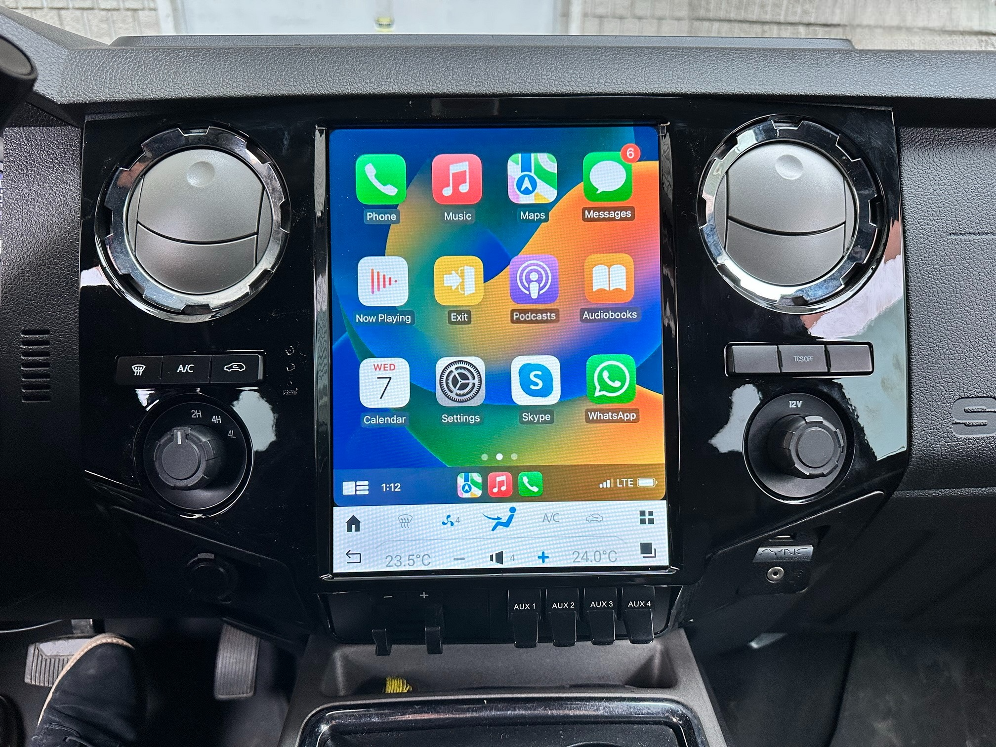 Ford F650 Tesla-style Carplay Screen