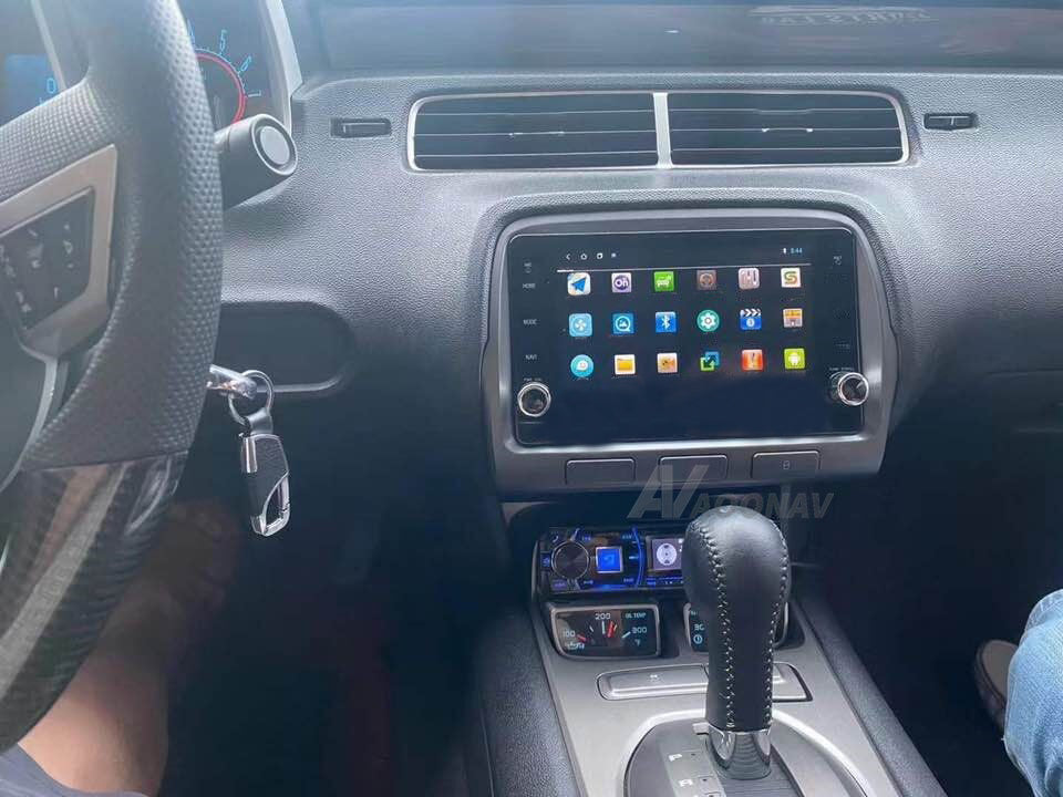 Installed Apple Carplay & Android Auto Screen on an Chevrolet Camaro