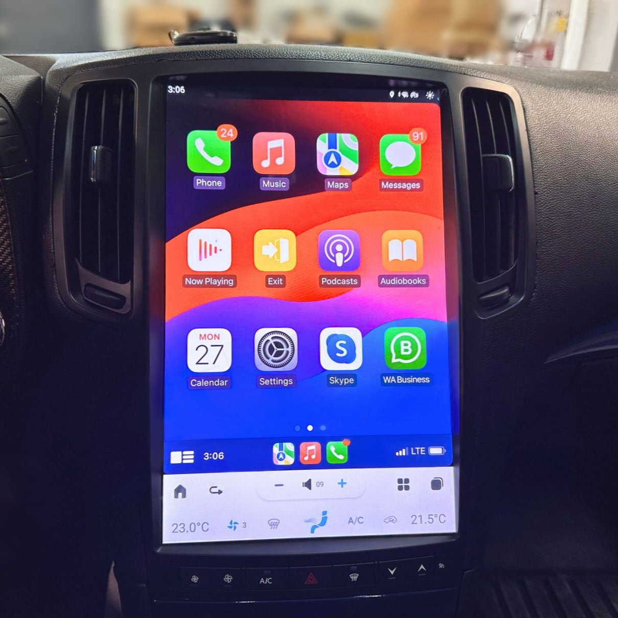 Tesla Screen Example Tesla-style CarPlay Screens for Infiniti | Merge Screens