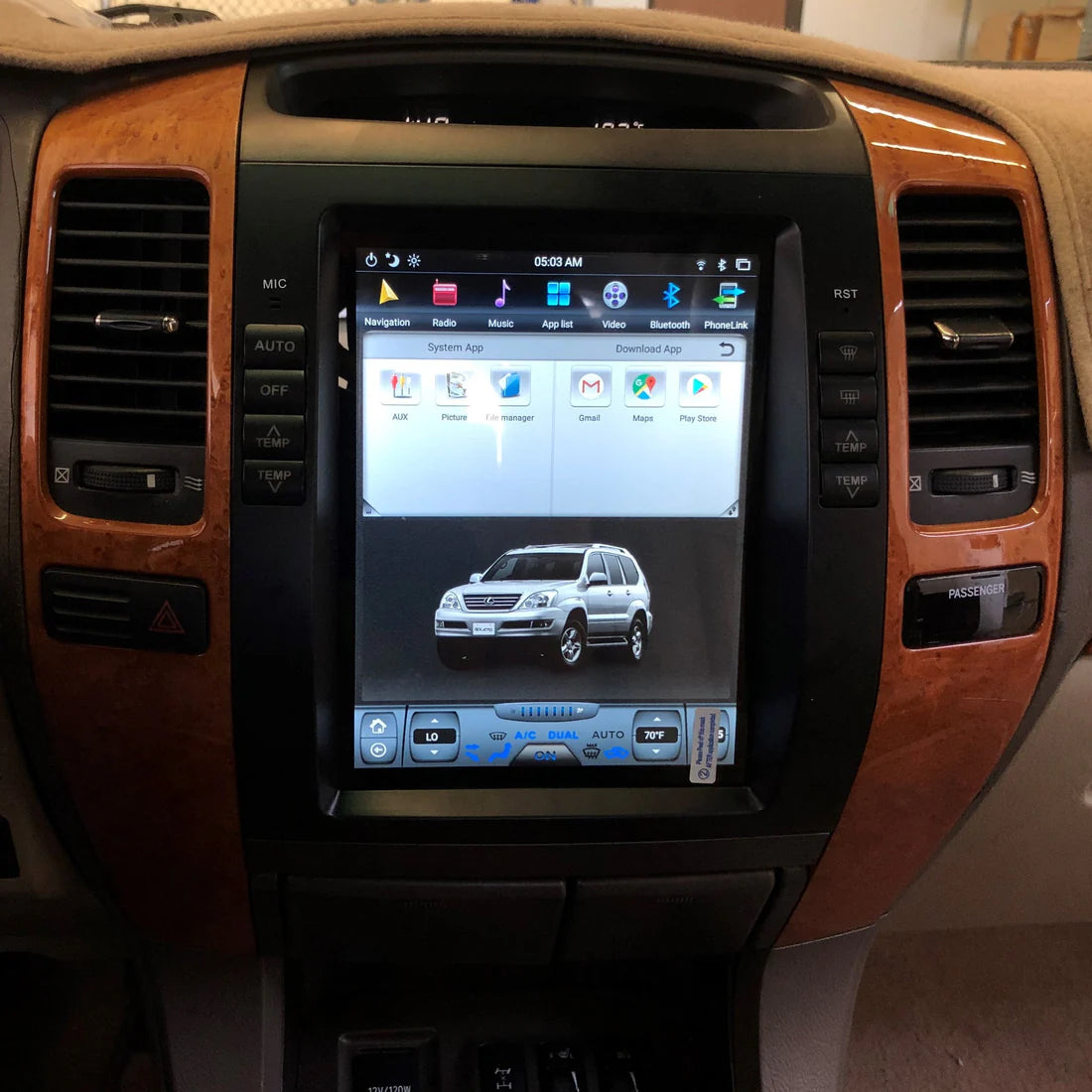 Custom Lexus Screen Tesla-style CarPlay Screens for Lexus | Merge Screens