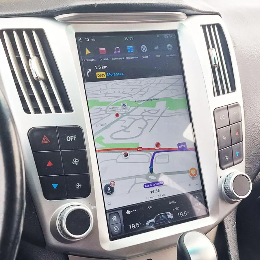 Lexus RX Tesla-style Carplay Screen