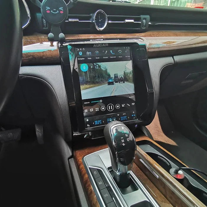 Maserati Quattroporte Tesla Screen 