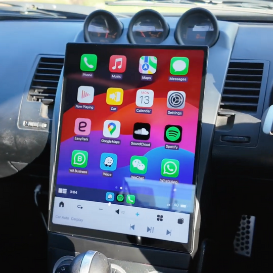 Nissan 350Z Tesla Screen