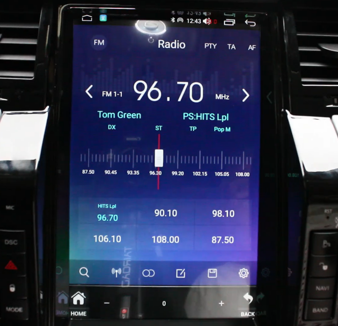 Range Rover Sport Tesla Screen