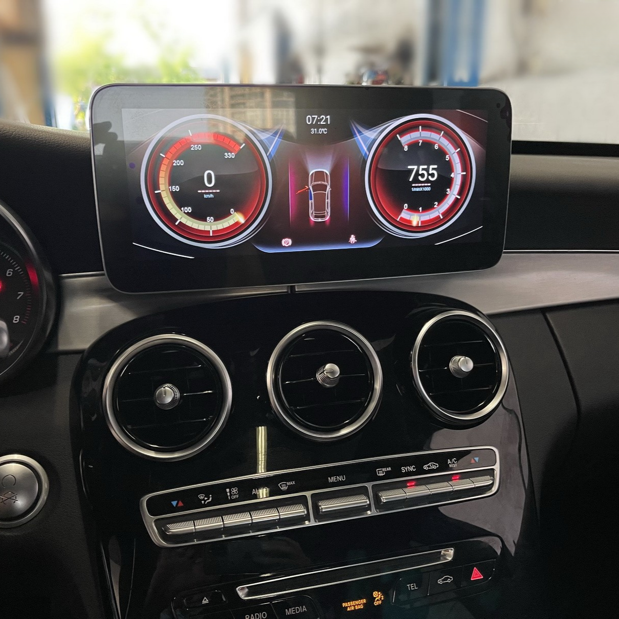 Mercedes GLC Apple Carplay & Android Auto Screen