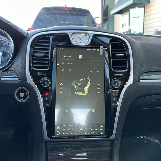 Chrysler 300C Tesla-style Carplay Screen