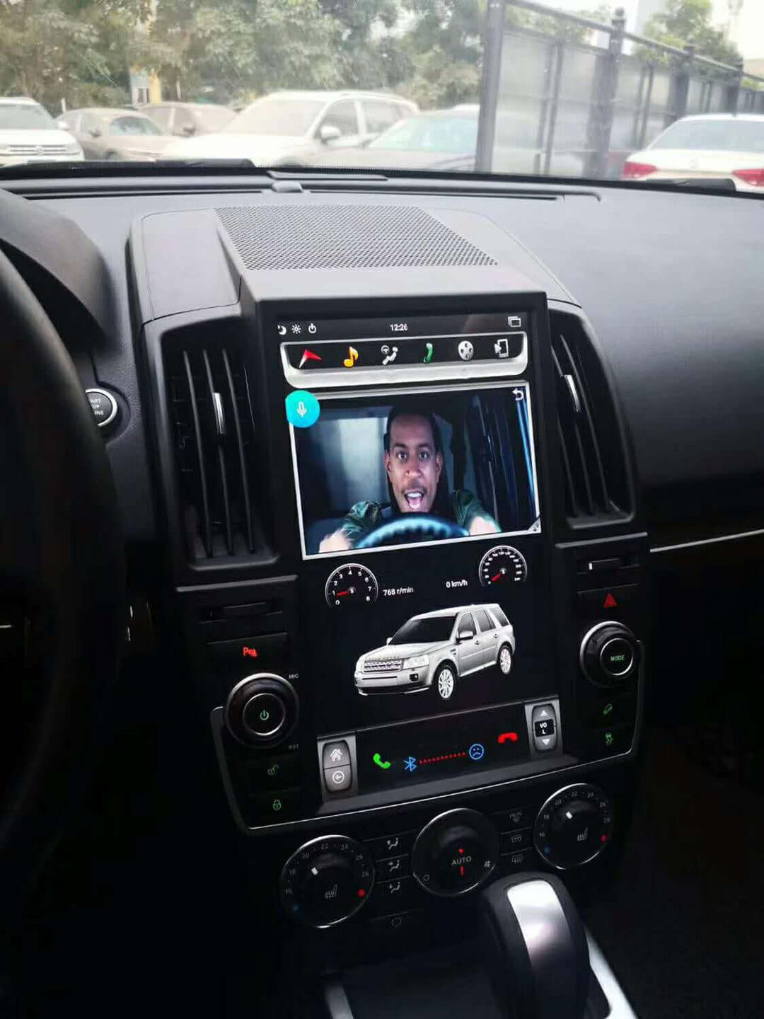 Land Rover Freelander Rear Screen Land Rover Freelander 2007-2015 | Tesla-style CarPlay Screen