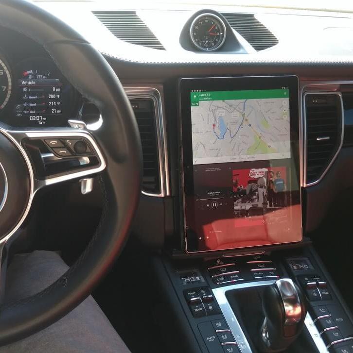 Porsche Macan Tesla Screen